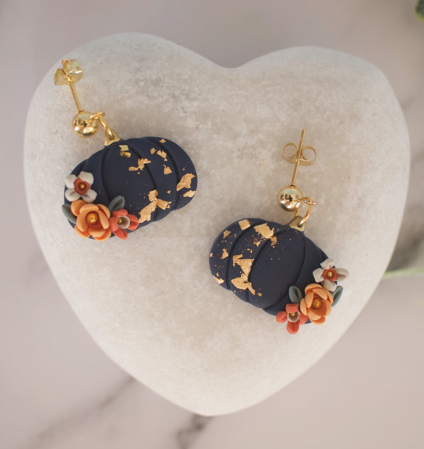 Harvest Blooms | Medium Pumpkin | Indigo Harvest