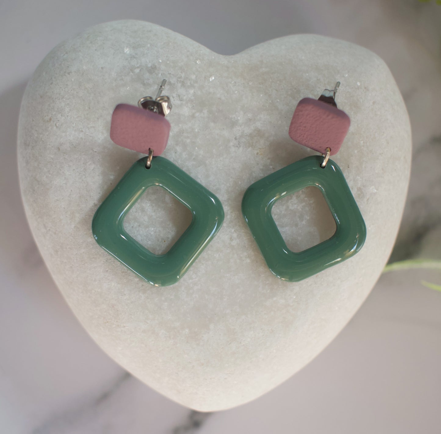 Two Tone Gloss Off-set Squares | Mulberry / Green