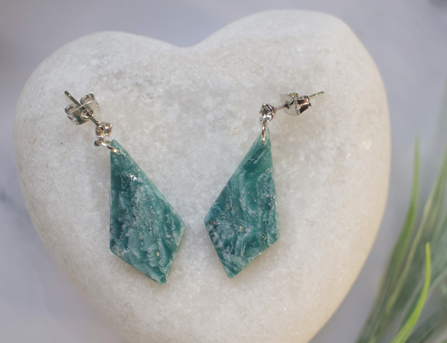 Enchanted Stone Kite Drops | Frozen Sea